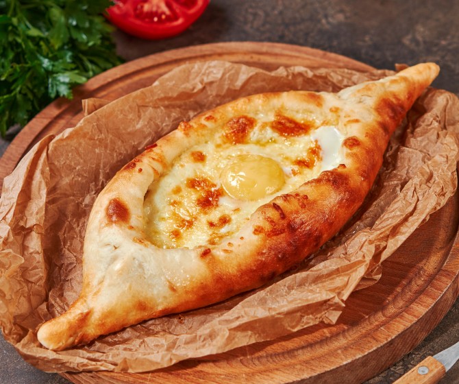 Хачапури по-аджарски 
